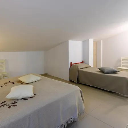 Acquanera 6, Emma Villas فيلة